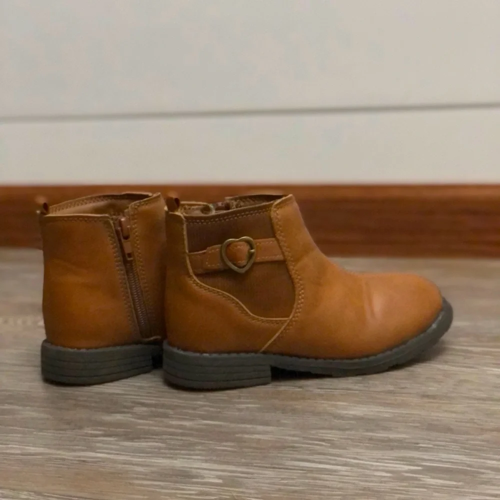 Carter's Tan Girl’s Boots with Heart Detail - Picture 1 of 8